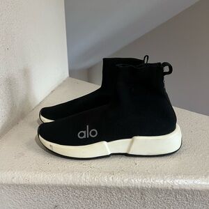 ALO Women's Velocity Knit Yoga Stretch socks‎ Sneakers Shoes Black High Top SZ 9